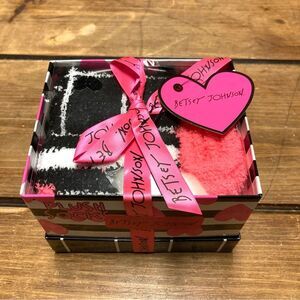 Betsey Johnson 3 Pair Cozy Plush Socks in Gift Box Hot Pink Black Hearts NEW